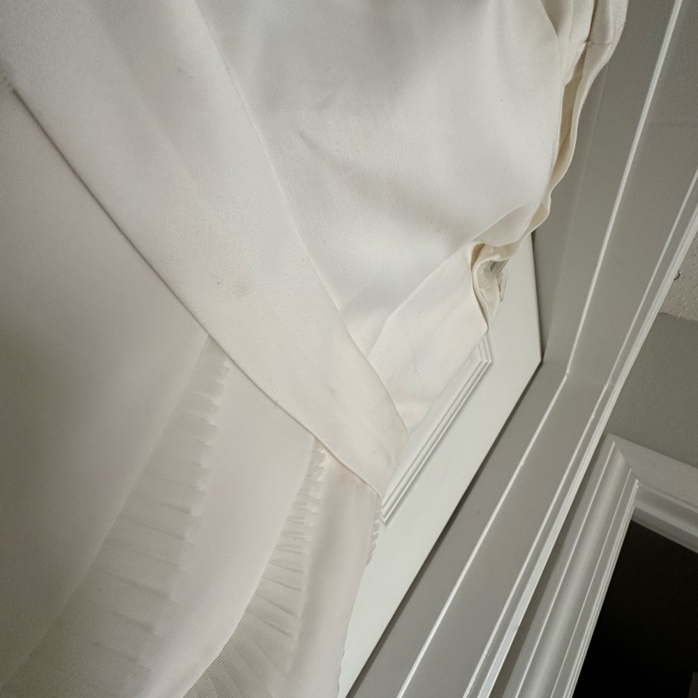 🤍🤍BCBG WHITE DRESS🤍🤍 - Picture 5 of 11